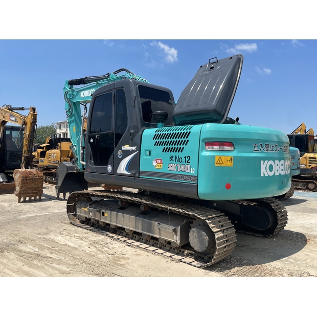 2023 كوبيلكو SK140-42038880