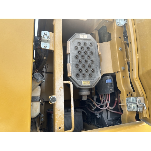 2023 Caterpillar 330GC-42039465