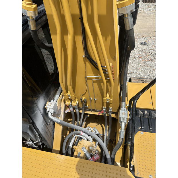 2023 Caterpillar 330GC-42039469