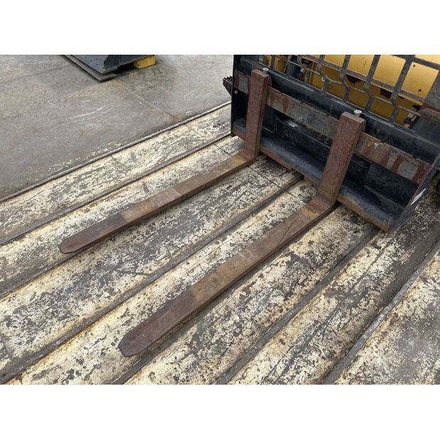 2013 Caterpillar 259B3-42039564
