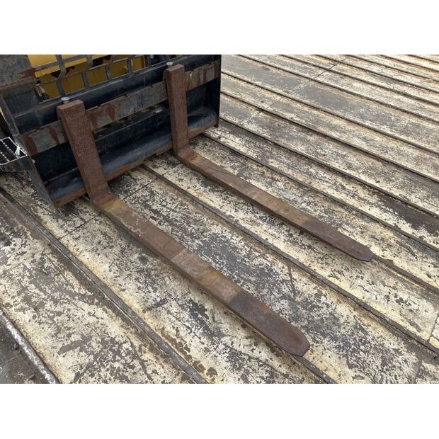 2013 Caterpillar 259B3-42039565