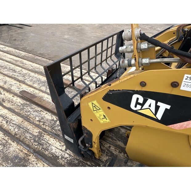 2013 Caterpillar 259B3-42039566