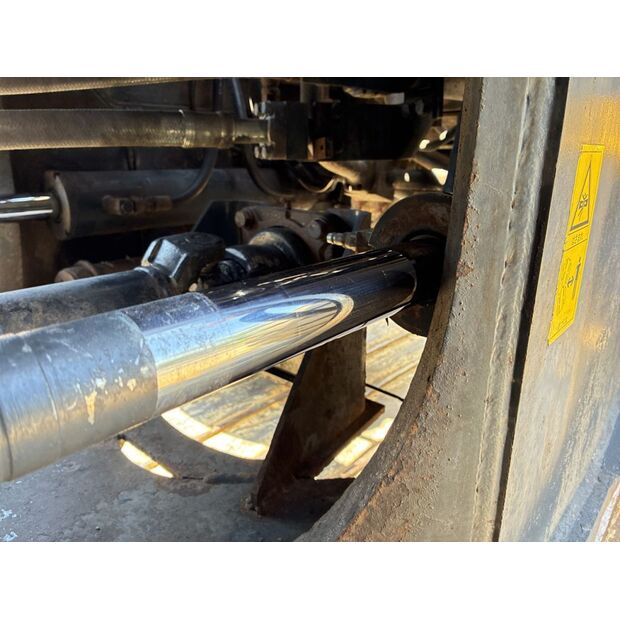 2005 Komatsu WA380-5-42039697