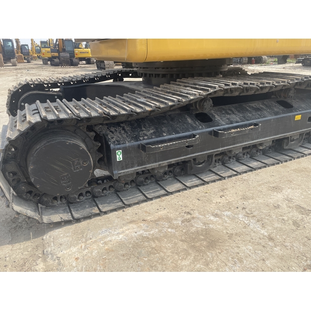 2023 كاتربيلر 323GC-42040010