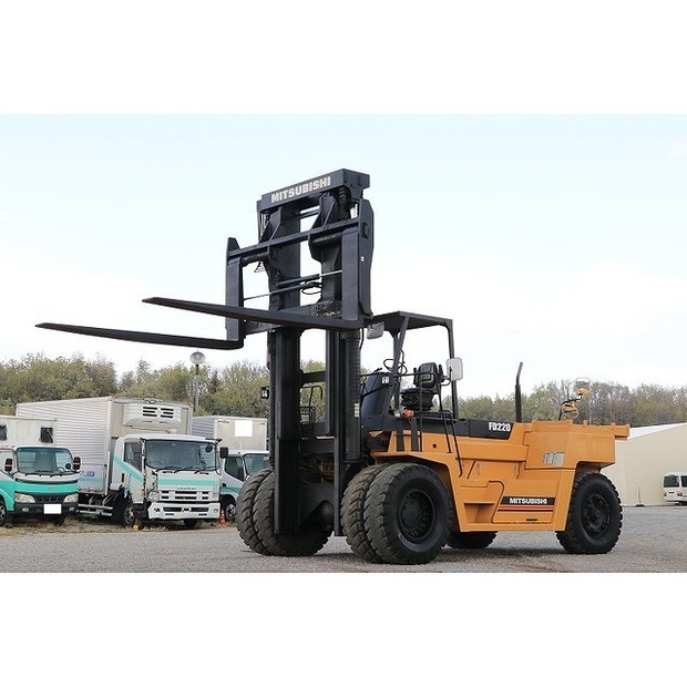 2004 MITSUBISHI FD220-42040091