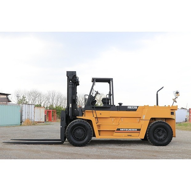 2004 MITSUBISHI FD220-42040093