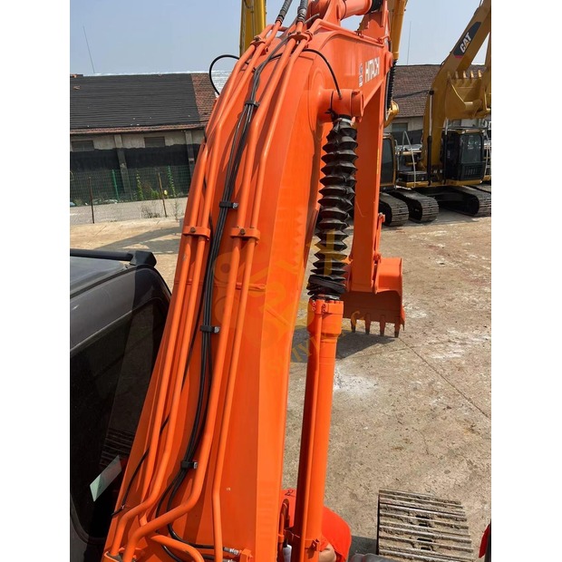 2024 Hitachi ZX200-3G-42040290