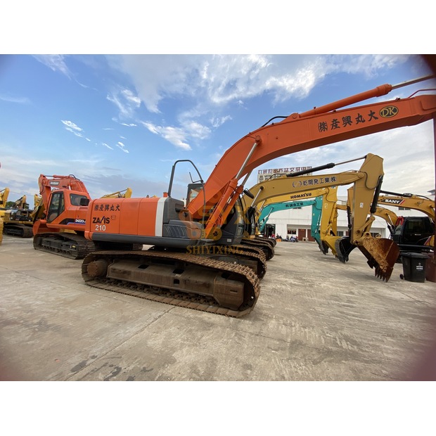 2024 Hitachi ZX210-42040359