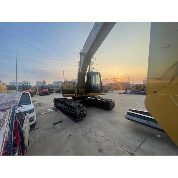 2023 Caterpillar 326D2-42040479