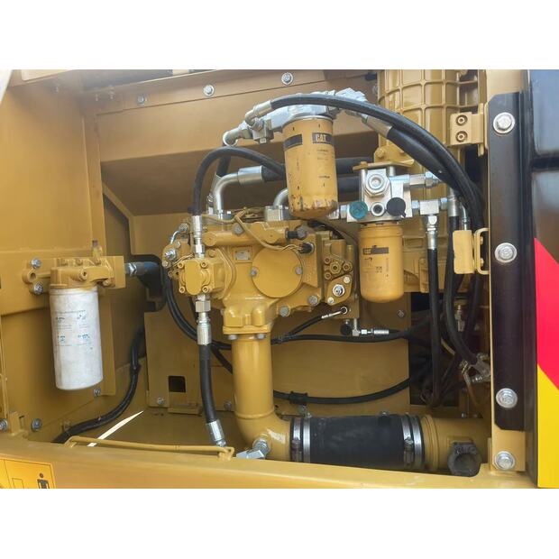 2023 Caterpillar 326D2-42040484