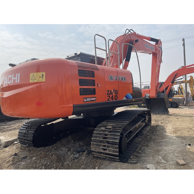 2023 Hitachi ZX240-42040525