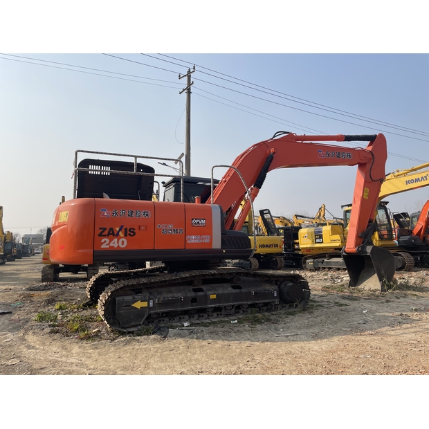 2023 Hitachi ZX240-42040528