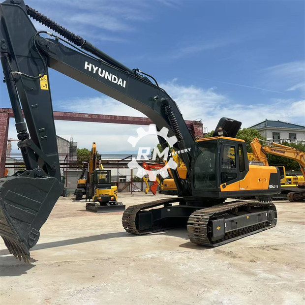 2022 Hyundai 305-42041426
