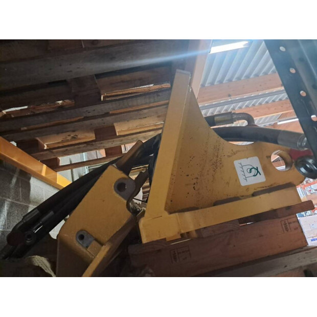 2023 كوماتسو D37PX-23-42041485
