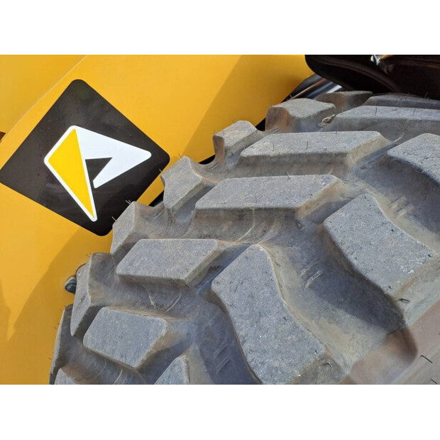 2024 Caterpillar 906-42041682