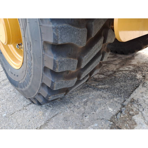 2024 Caterpillar 906-42041684