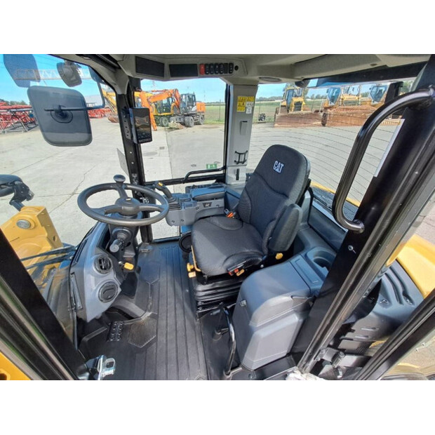 2024 Caterpillar 906-42041688