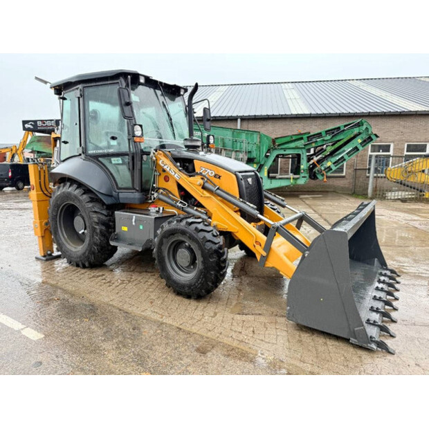 2024 كاس 770EX-42041752