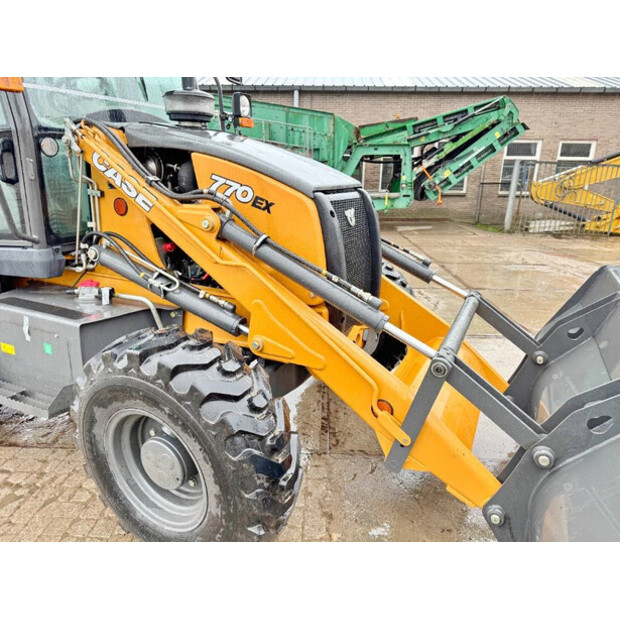 2024 كاس 770EX-42041762