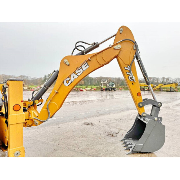 2024 كاس 770EX-42041763