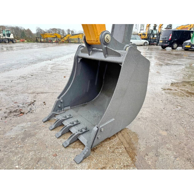 2024 كاس 770EX-42041765