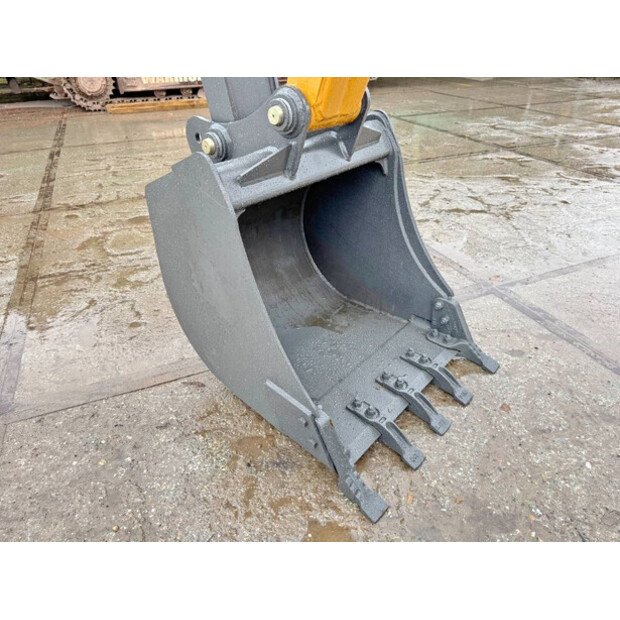 2024 كاس 770EX-42041766