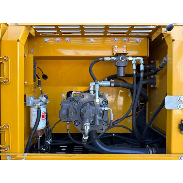 2025 XCMG XE215i-KLC-42042392