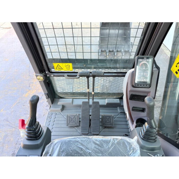 2025 اكس سي ام جي XE215i-KLC-42042404