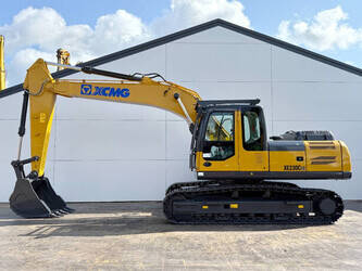 صورة ل حفارات مجنزرة 2025 اكس سي ام جي XE230CLC