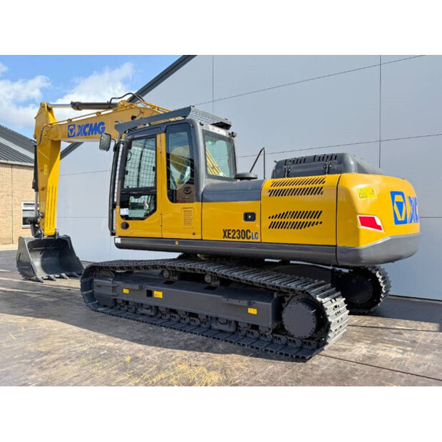 2025 اكس سي ام جي XE230CLC-42042453