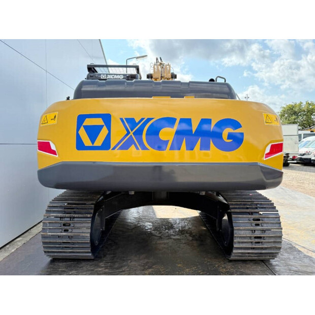 2025 اكس سي ام جي XE230CLC-42042454