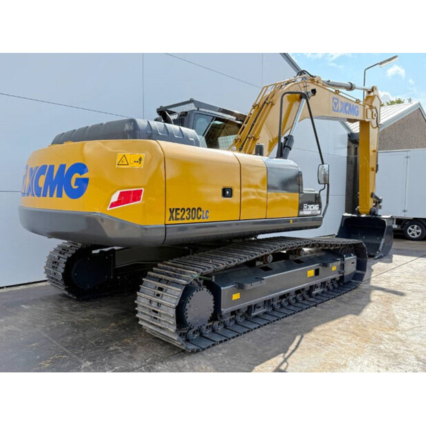 2025 اكس سي ام جي XE230CLC-42042455