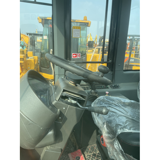 2023 SDLG L956F-42061584