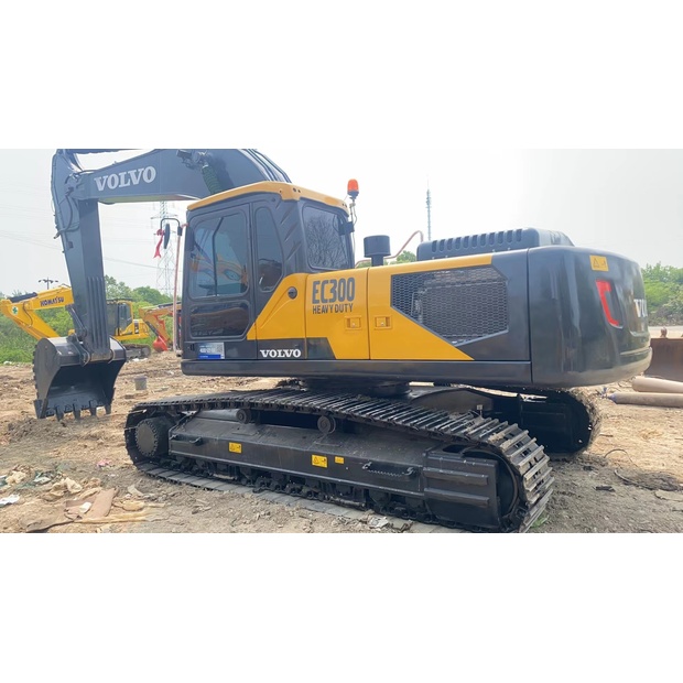 2023 فولفو EC300-42061612