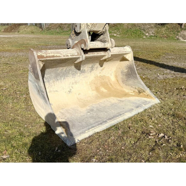 2015 Liebherr R946 S HD-42062081