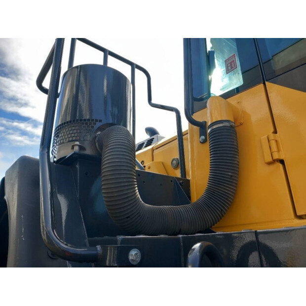 2022 Komatsu WA480-8-42062126