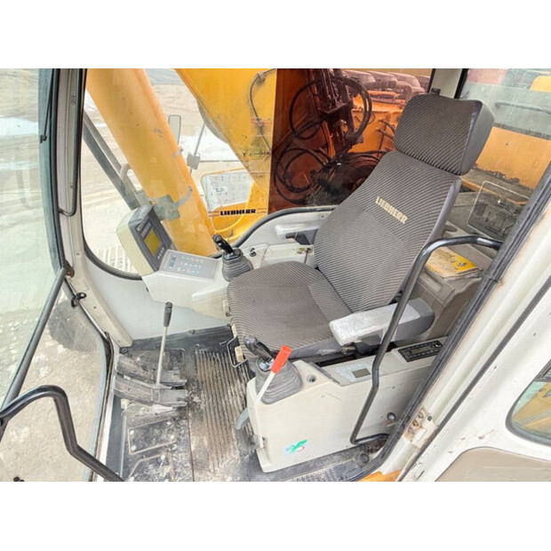 2007 ليبهير R944C-42062440