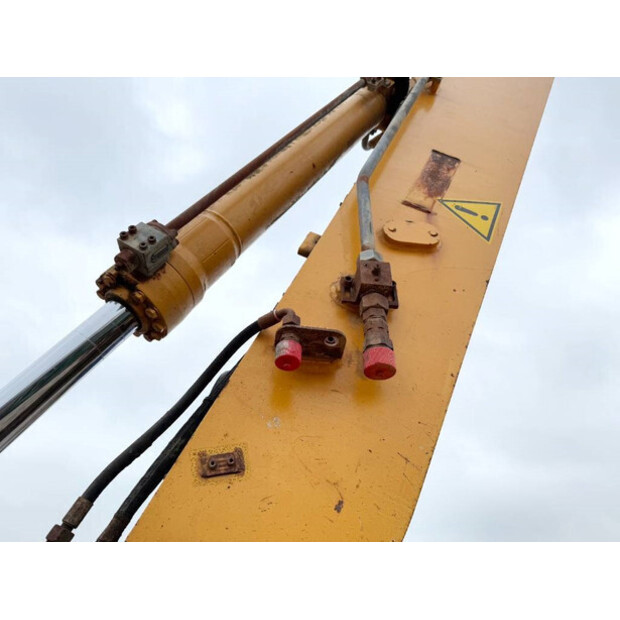 2007 ليبهير R944C-42062449