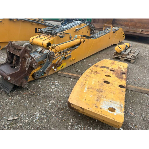 2007 ليبهير R944C-42062463