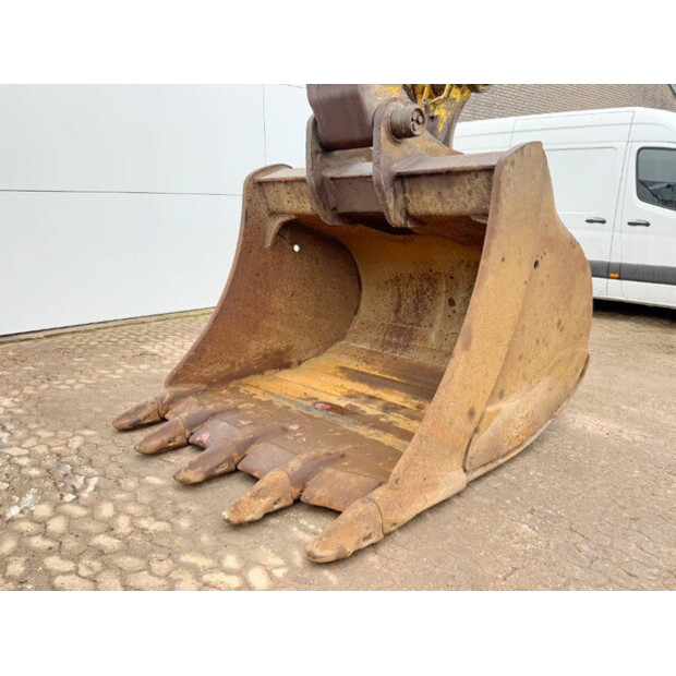 2015 Komatsu PC700LC-8-42062602