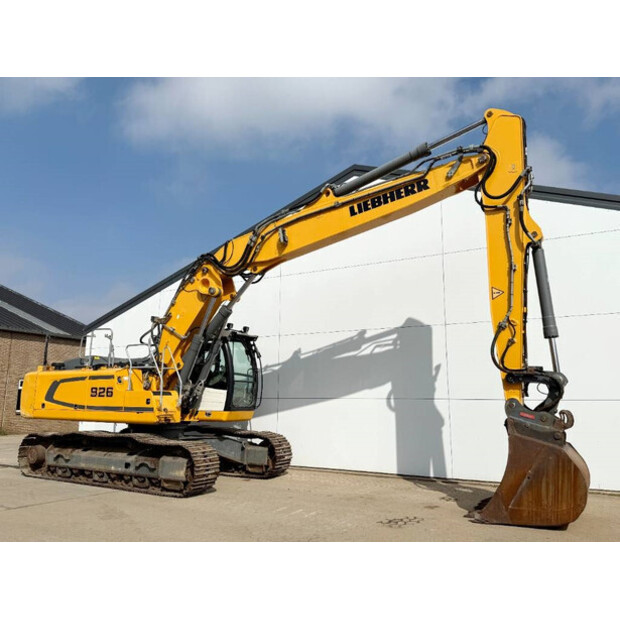 2018 ليبهير R926LC-42062644