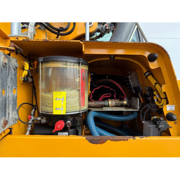 2018 ليبهير R926LC-42062661