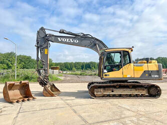 صورة ل حفارات مجنزرة 2013 فولفو EC160DL
