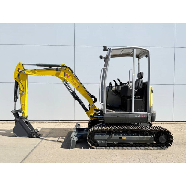 2020 واكر نيوسون EZ26-42062830