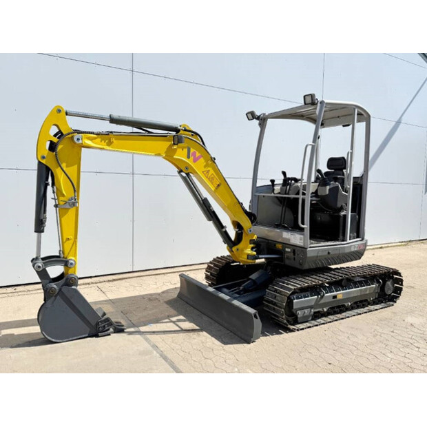 2020 واكر نيوسون EZ26-42062831