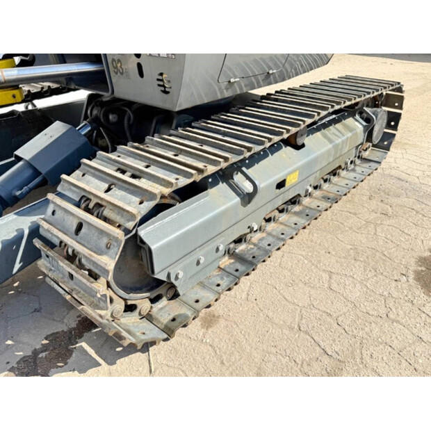 2020 واكر نيوسون EZ26-42062846