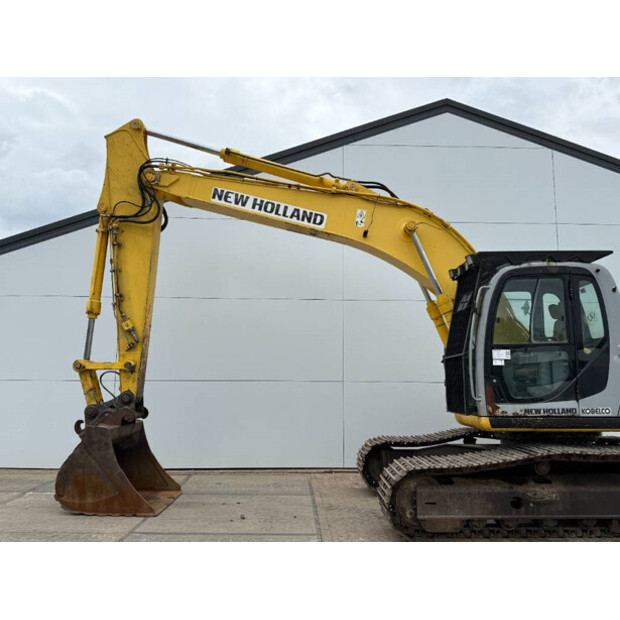 2005 New Holland E215LC-42062982
