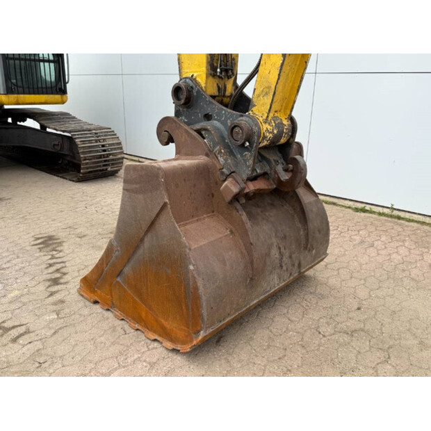 2005 New Holland E215LC-42062985