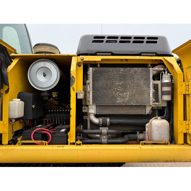2005 New Holland E215LC-42062994