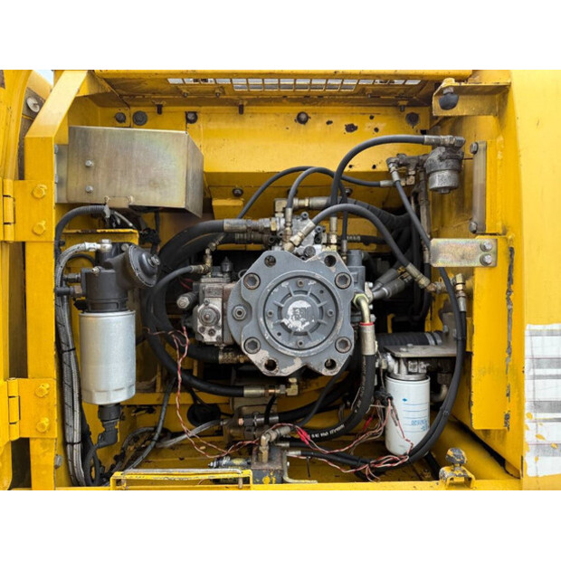 2005 New Holland E215LC-42062995